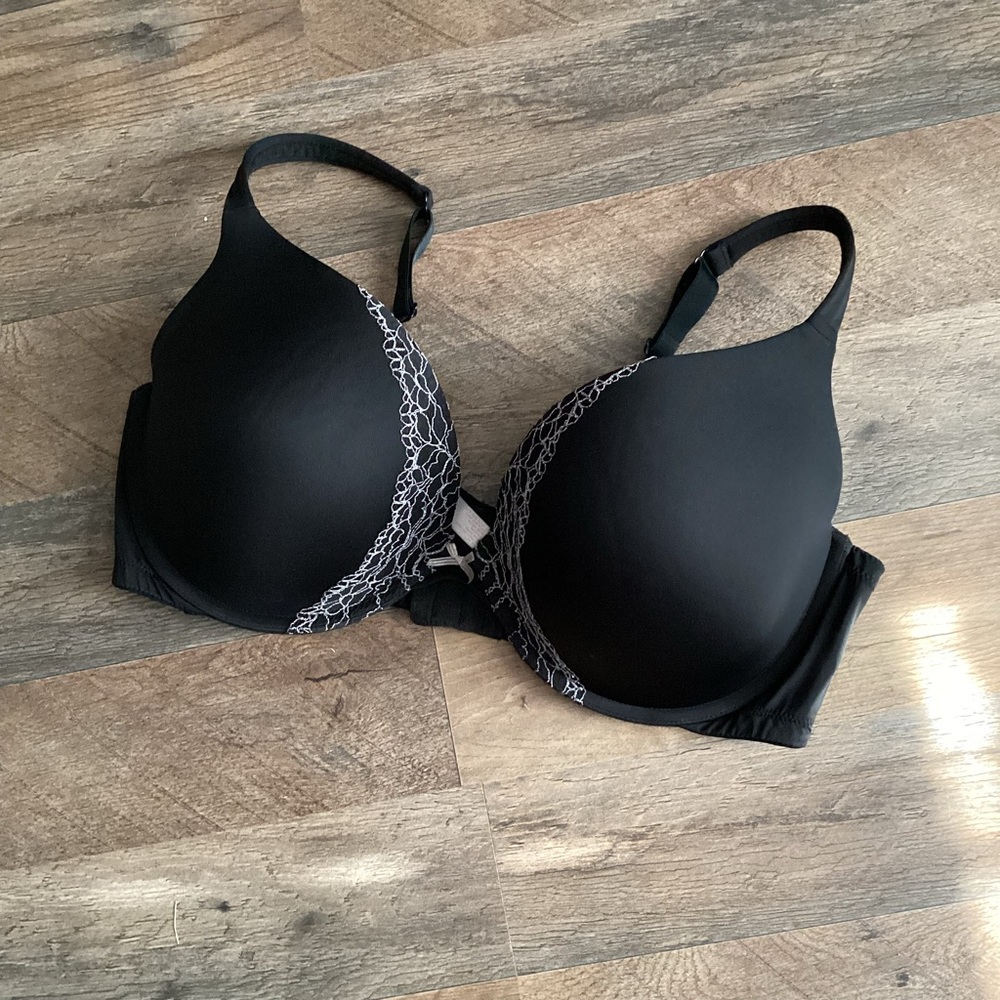Cacique Elegant Black Lace Trim Bra